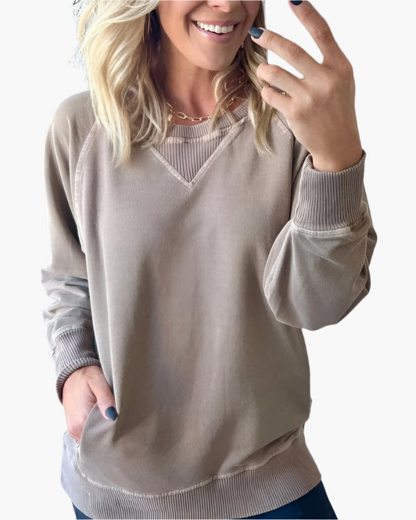 VIOLA - Ribbed Accent Pullover