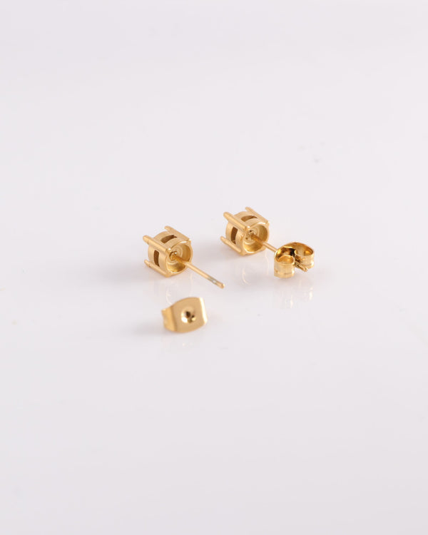 Pink 5mm Zirconia Gold Stud Earrings