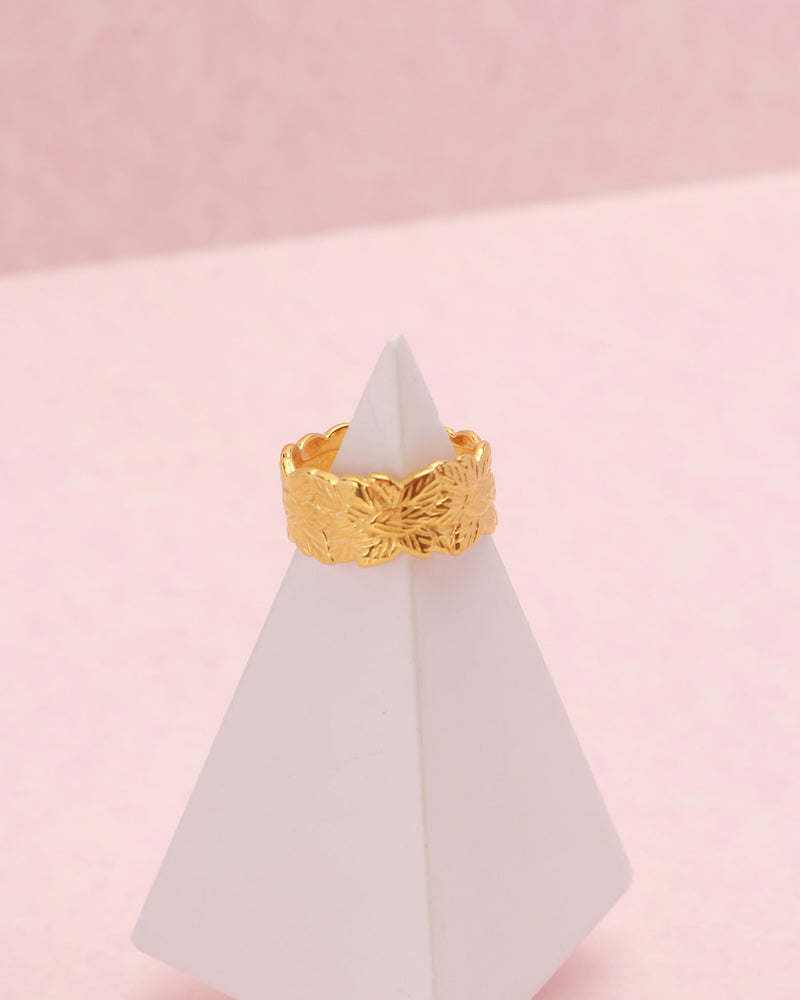 Laurel Gold Ring